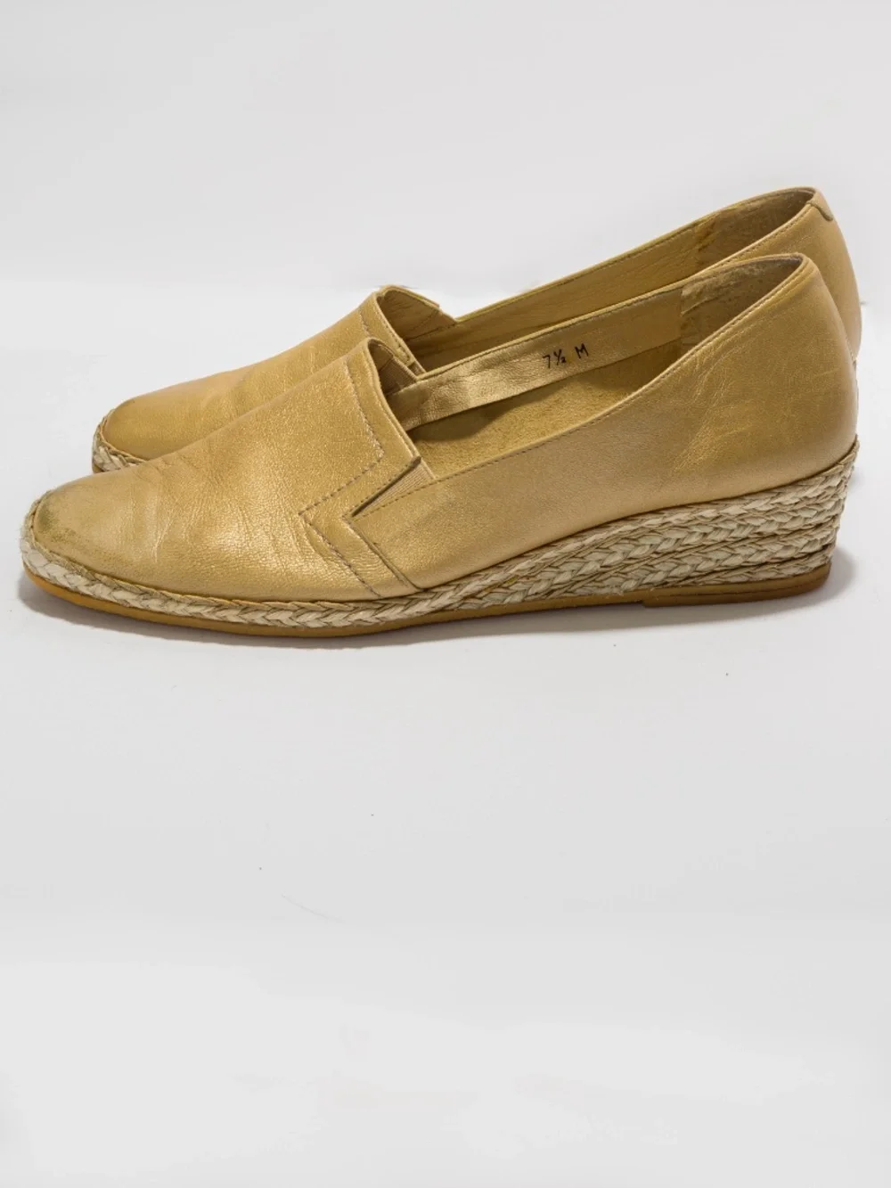 Andre Assous gold leather espadrille wedge 7.5